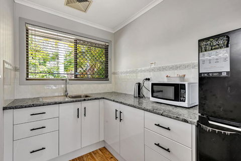 Sanctuary Lakes Fauna Retreat - Hotel Accommodation 2
