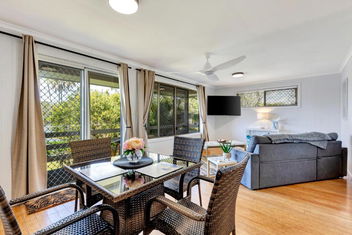 Sanctuary Lakes Fauna Retreat with Hotel Accommodation