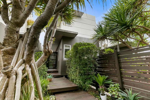 Sanctuary @ Sunshine - Hotel Accommodation 2