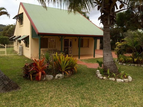Sand Piper Cottage Rainbow Beach - Hotel Accommodation 0