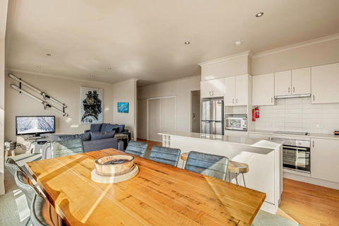 Schnapps Penthouse Ski Apt With Undercover Parking - Hotel Accommodation 3