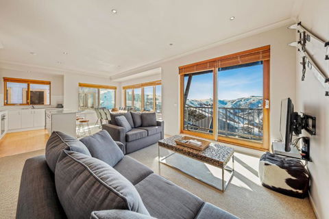 Schnapps Penthouse Ski Apt With Undercover Parking - Hotel Accommodation 0