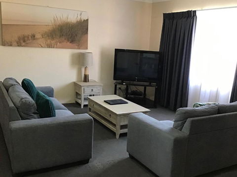 Sandcastles Holiday Apartments - Hotel Accommodation 3