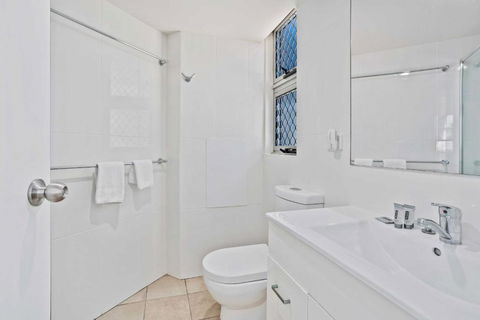 Sandown - Hosted By Burleigh Letting - Hotel Accommodation 2