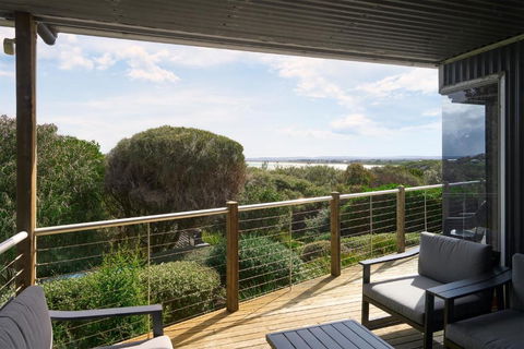 Sandpipers Beach - Hotel Accommodation 0