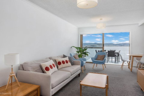 Sandy Bay Waterfront - Hotel Accommodation 0