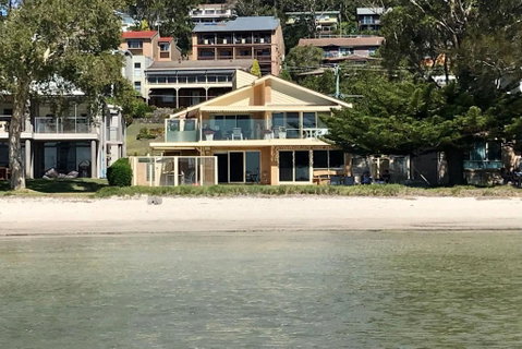 Sandy Beach House Corlette Unit 1 Waterfront WI-FI Aircon - Hotel Accommodation 0