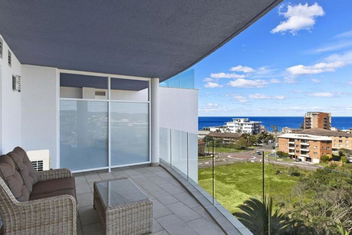 Sandy Cove Apartment The Entrance 48b with Hotel Accommodation
