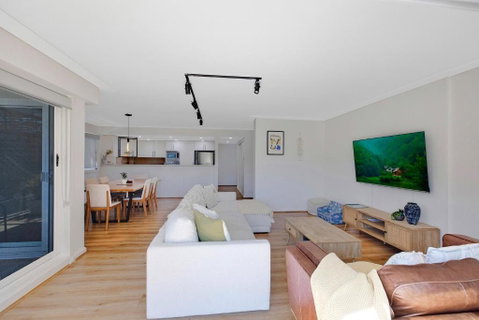 Sandy Cove Apartment The Entrance 8 - Hotel Accommodation 2