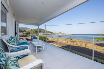 Sandy Decks with Hotel Accommodation