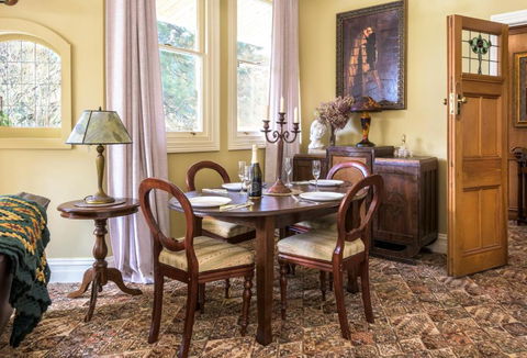 Sassafras Village Stay - Historic Home Sleeps 4 - Hotel Accommodation 2