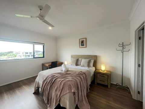 Scenic 5 Bed Riverview Classic And Relaxing Escape - Hotel Accommodation 3