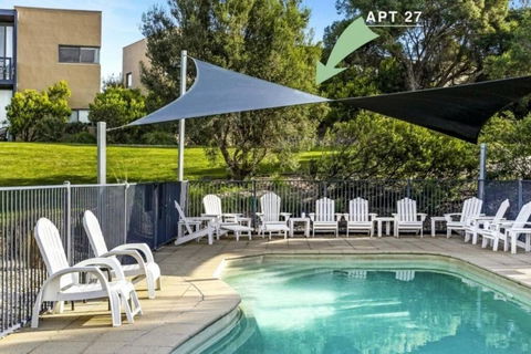 Scenic Golf & Spring 1BR Getaway - Hotel Accommodation 1