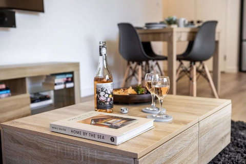 Scenic Wollongong Gem City Location With Rooftop - Hotel Accommodation 3