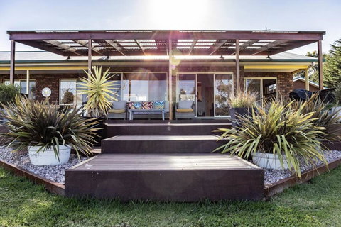 Sea Eagle Escape On Moulting Bay - Hotel Accommodation 0