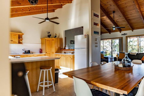 Sea Eagle Escape On Moulting Bay - Hotel Accommodation 1