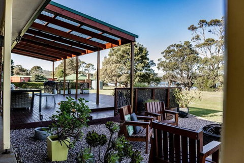 Sea Eagle Escape On Moulting Bay - Hotel Accommodation 3