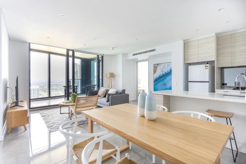 Sea View Beachfront Apartment In Surfers - Hotel Accommodation 1