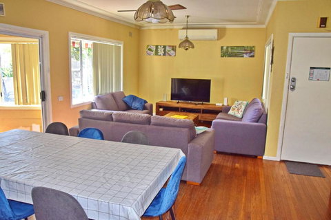 Seamist Cottage - Bring Your Own Linen. - Hotel Accommodation 3