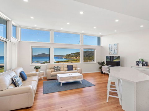 Serenity At Fingal Bay 1 - Hotel Accommodation 2