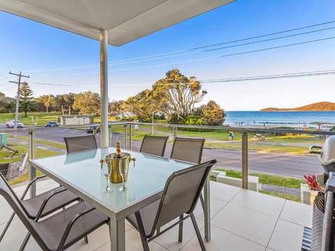 Serenity At Fingal Bay 1 - Hotel Accommodation 0