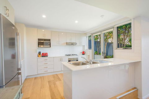 Seascape 5 - Hotel Accommodation 2