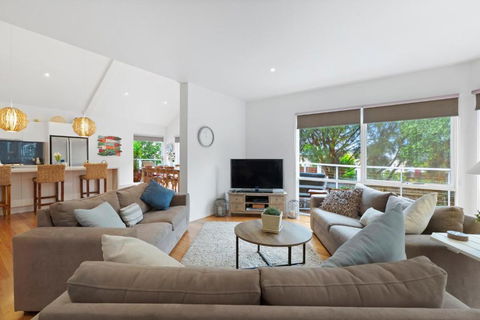 Settlers Cove Cottage - Hotel Accommodation 2