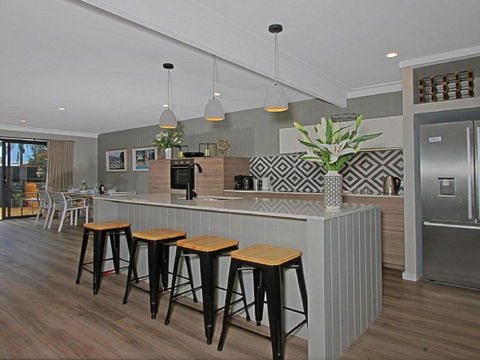 Shady Palms - Hotel Accommodation 3