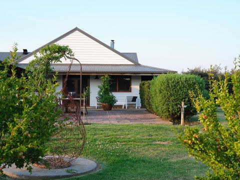 Shawwood Cottage - Hotel Accommodation 0