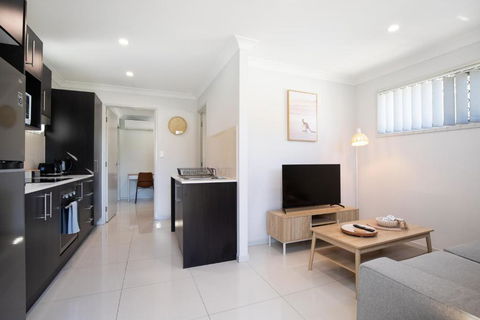 Smart Suites Self Check-in Apartments - W Freney - Hotel Accommodation 1