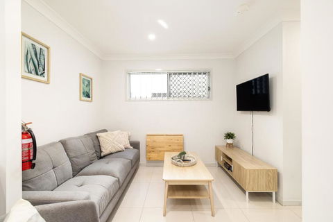 Smart Suites Self Check-in Apartments - W Freney - Hotel Accommodation 3
