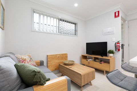 Smart Suites Self Check-in Apartments - W Freney - Hotel Accommodation 2
