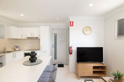 Smart Suites Self Check-in Apartments - W Freney - Hotel Accommodation 0