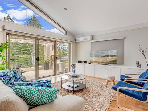 Shore To Please - Hotel Accommodation 1