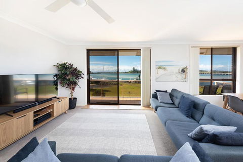 Shoreline Unit 8 - Hotel Accommodation 0