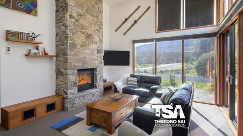 Ski Fall At Lake Crackenback - Hotel Accommodation 0