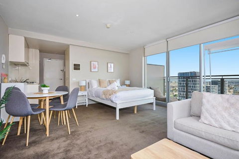 Sleek And Stylish Studio Apartment On Spencer - Hotel Accommodation 1