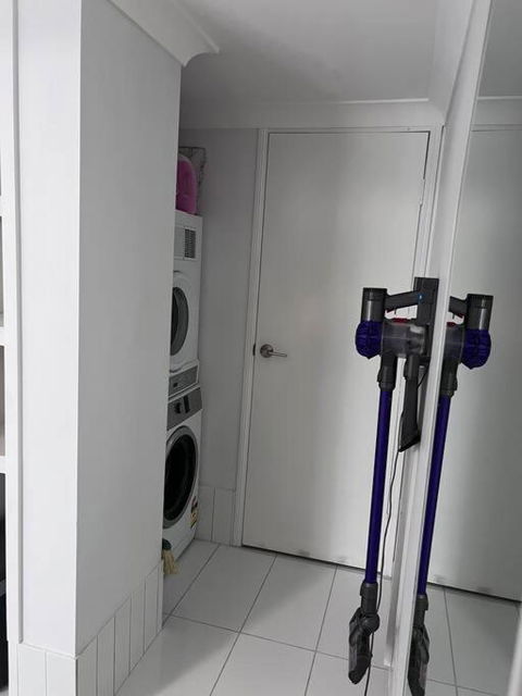 Sophisticated Spacious Self Contained Studio - Hotel Accommodation 3