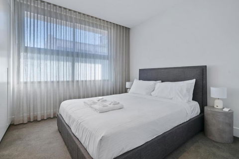 Sleek 1BR Apartment With Skylight Near Coogee Beach - Hotel Accommodation 1