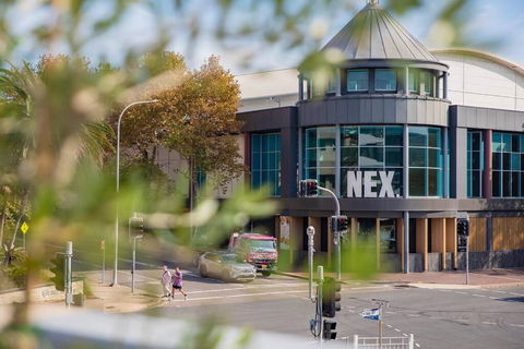 Sky Maiden On King With Private Terrace - Hotel Accommodation 2