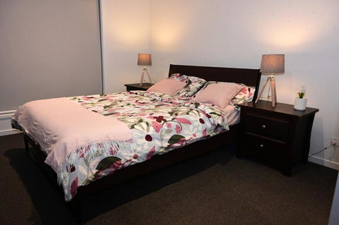 Spacious 4 Bedroom Retreat Fully Air Conditioned - Hotel Accommodation 2