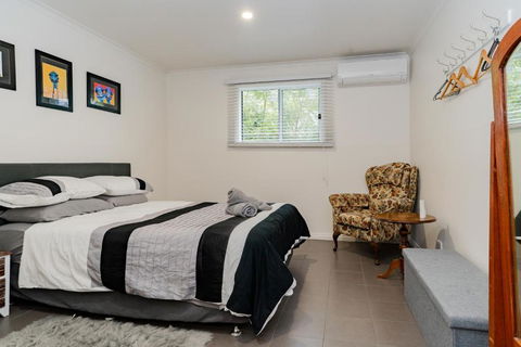 Stay In Blackwood - Hotel Accommodation 1