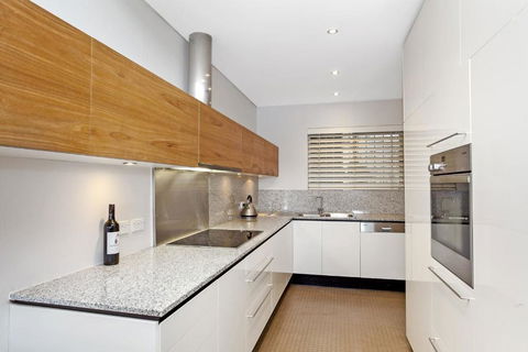 The Commodore Penthouse - Hotel Accommodation 1