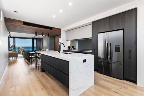 Beachside Lane - On The Beach, Water Views - Hotel Accommodation 0