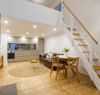 Beachside luxury loft apartment - Hotel Accommodation