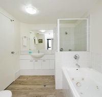 Beachside Neptune Resort Apt Upgraded - Hotel Accommodation