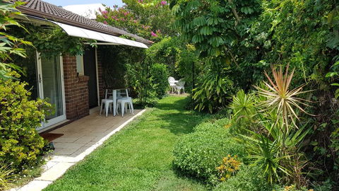 Beachside Villa Ettalong Beach - Hotel Accommodation 3