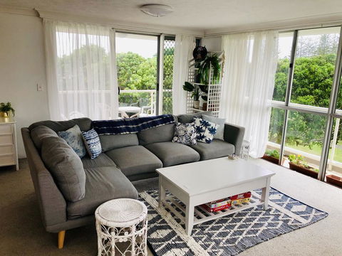 Beachy, Bright, And The Best Location On The GC! - Hotel Accommodation 2