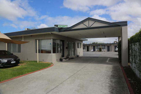 Beaconsfield Lodge Motel - Hotel Accommodation 1