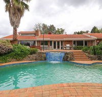 Beautiful Resort Retreat Villa in the Yarra Valley - Entertainer's delight - Hotel Accommodation
